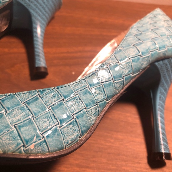 Super cool 80’s style blue pump size 6.5 - Picture 10 of 11